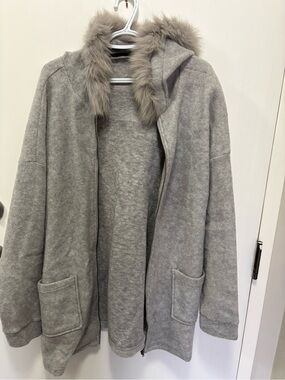 Doe & Rae Light Gray Hooded Coat with Faux Fur Trim